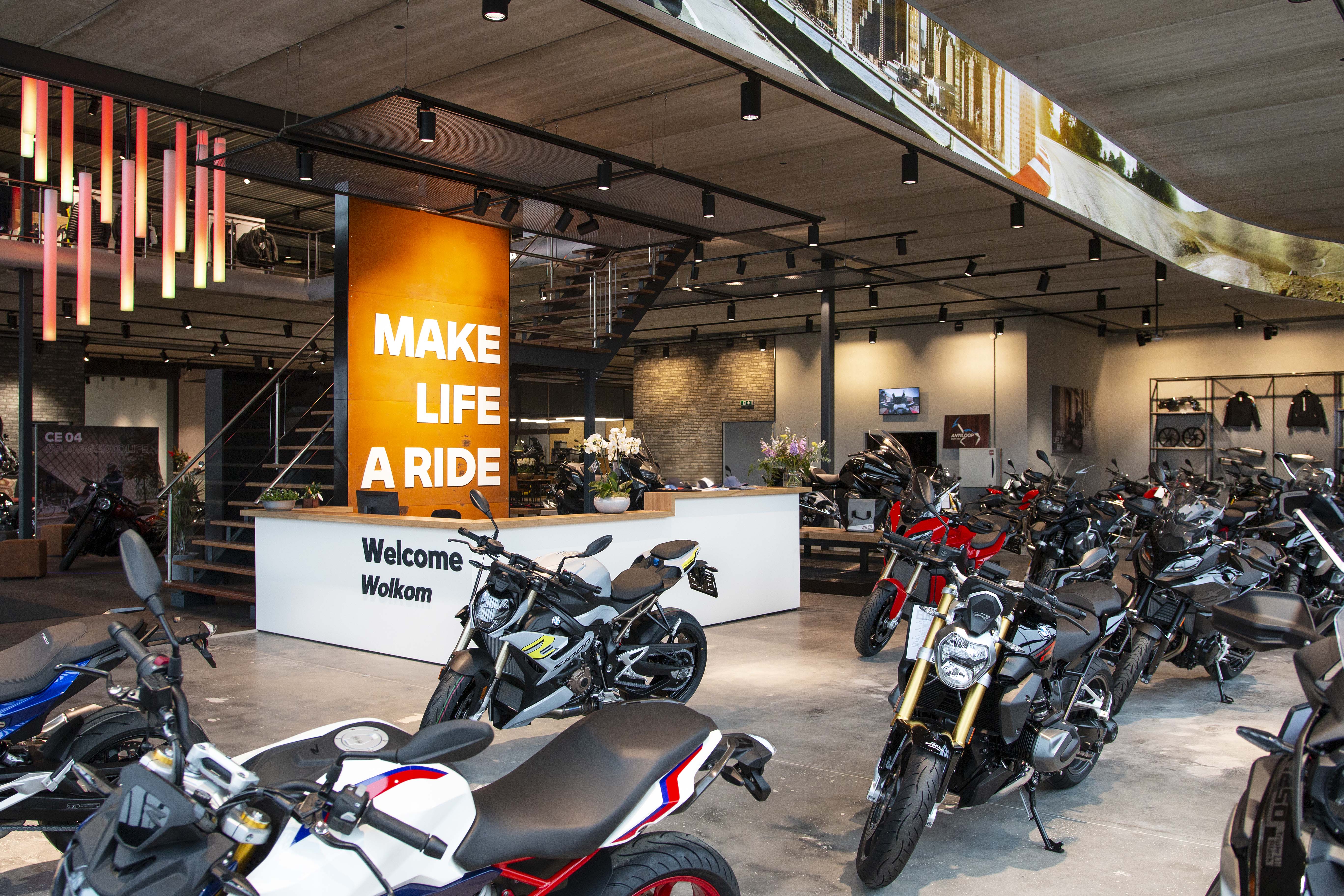 Pinchazo Comandante fácilmente Motorplaza Heerenveen - Centro de Experiencia de BMW Motorrad - Motorplaza  ES